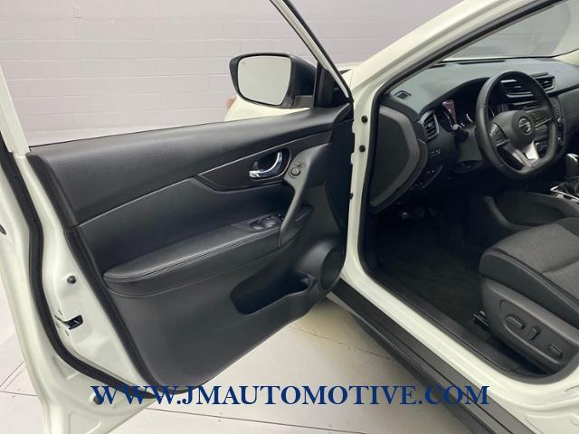 2018 Nissan Rogue SV, available for sale in Naugatuck, Connecticut | J&M Automotive Sls&Svc LLC. Naugatuck, Connecticut 2018 Nissan Rogue SV, available for sale in Naugatuck, Connecticut | J&M Automotive Sls&Svc LLC. Naugatuck, Connecticut