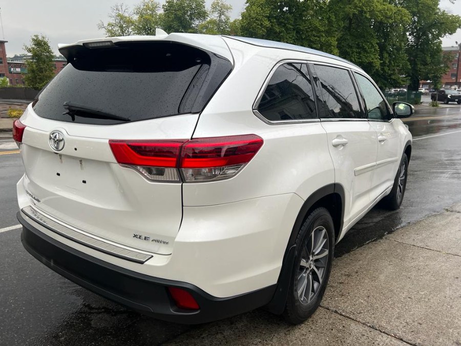 2017 Toyota Highlander XLE, available for sale in Peabody, Massachusetts | New Star Motors. Peabody, Massachusetts 2017 Toyota Highlander XLE, available for sale in Peabody, Massachusetts | New Star Motors. Peabody, Massachusetts