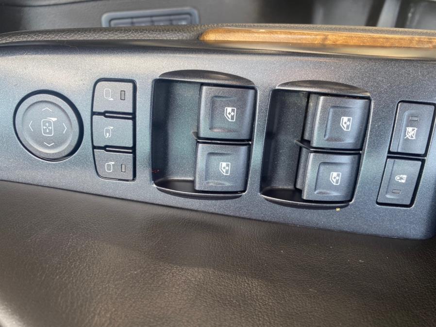 2015 GMC Yukon XL 4WD 4dr Denali, available for sale in Bridgeport, Connecticut | CT Auto. Bridgeport, Connecticut 2015 GMC Yukon XL 4WD 4dr Denali, available for sale in Bridgeport, Connecticut | CT Auto. Bridgeport, Connecticut