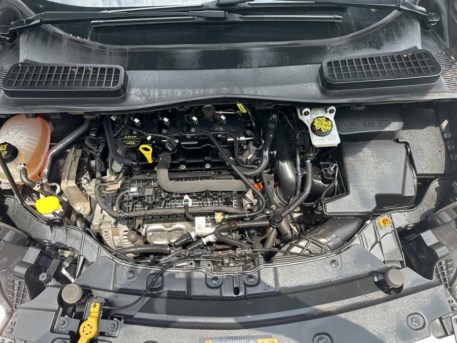 2019 Ford Escape SE FWD, available for sale in Little Ferry, New Jersey | Victoria Preowned Autos Inc. Little Ferry, New Jersey 2019 Ford Escape SE FWD, available for sale in Little Ferry, New Jersey | Victoria Preowned Autos Inc. Little Ferry, New Jersey