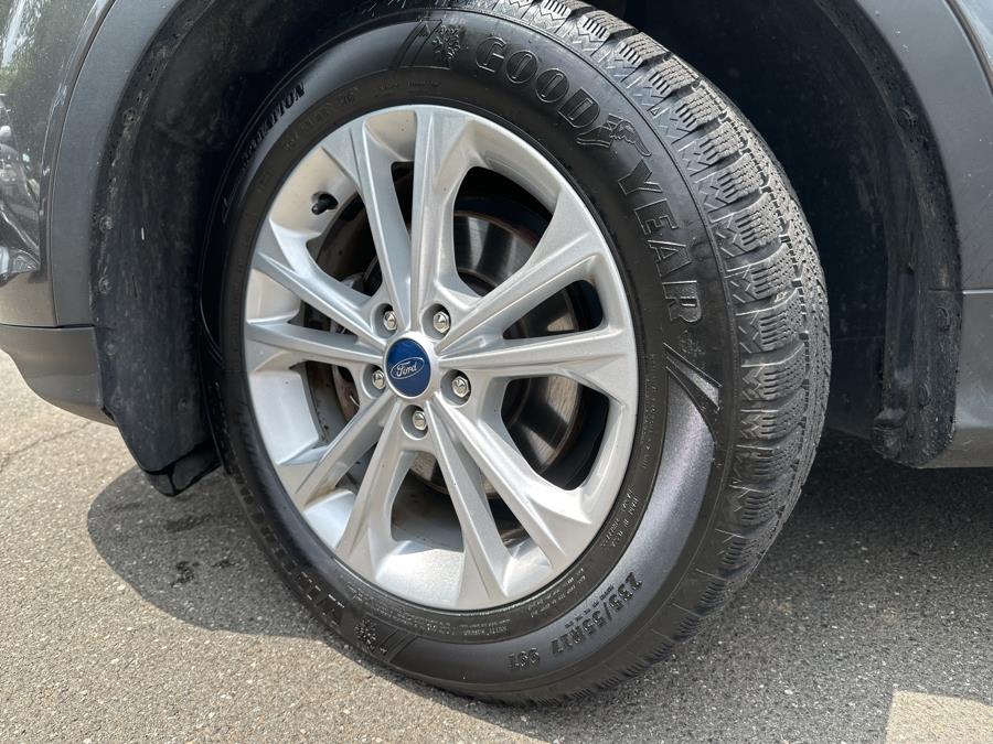 2019 Ford Escape SE FWD, available for sale in Little Ferry, New Jersey | Victoria Preowned Autos Inc. Little Ferry, New Jersey 2019 Ford Escape SE FWD, available for sale in Little Ferry, New Jersey | Victoria Preowned Autos Inc. Little Ferry, New Jersey