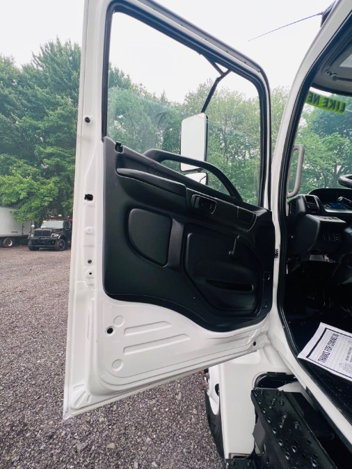2017 HINO 268A 26 FEET DRY BOX + CUMMINS + LIFT GATE + NO CDL, available for sale in South Amboy, New Jersey | NJ Truck Spot. South Amboy, New Jersey 2017 HINO 268A 26 FEET DRY BOX + CUMMINS + LIFT GATE + NO CDL, available for sale in South Amboy, New Jersey | NJ Truck Spot. South Amboy, New Jersey