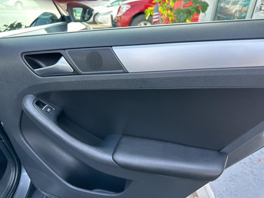 2013 Volkswagen JETTA GLI 4dr Sdn DSG PZEV, available for sale in Milford, Connecticut | Superior Motors LLC. Milford, Connecticut 2013 Volkswagen JETTA GLI 4dr Sdn DSG PZEV, available for sale in Milford, Connecticut | Superior Motors LLC. Milford, Connecticut