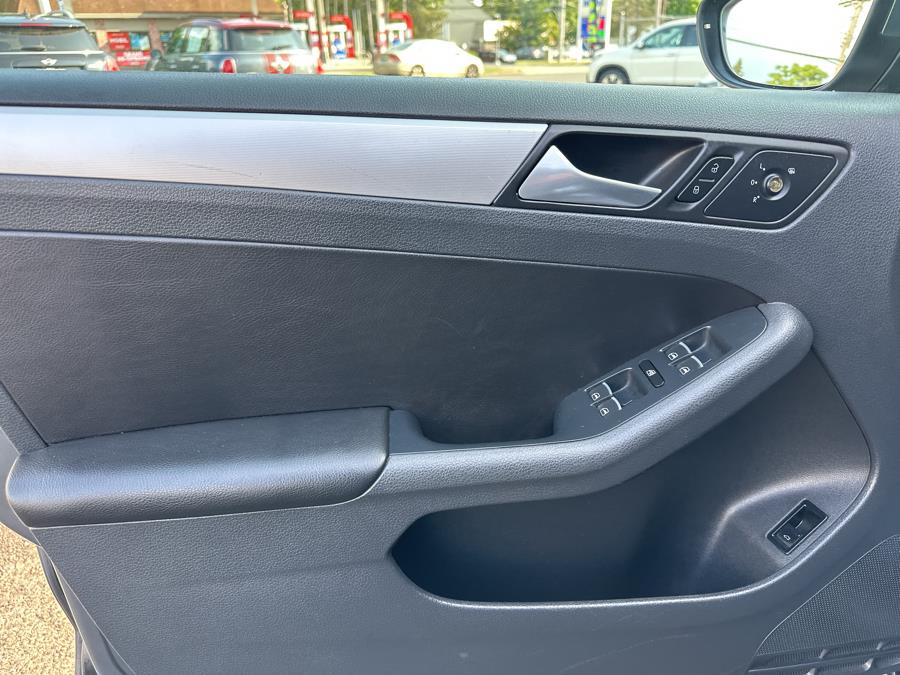 2013 Volkswagen JETTA GLI 4dr Sdn DSG PZEV, available for sale in Milford, Connecticut | Superior Motors LLC. Milford, Connecticut 2013 Volkswagen JETTA GLI 4dr Sdn DSG PZEV, available for sale in Milford, Connecticut | Superior Motors LLC. Milford, Connecticut