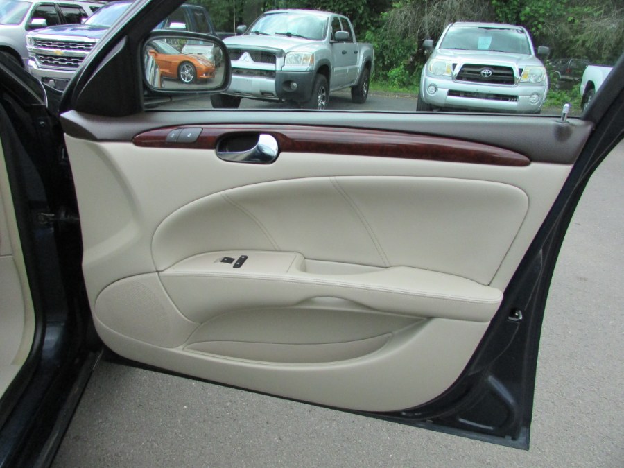 2008 Buick Lucerne 4dr Sdn V6 CXL, available for sale in East Windsor, Connecticut | United Auto Sales of E Windsor, Inc. East Windsor, Connecticut 2008 Buick Lucerne 4dr Sdn V6 CXL, available for sale in East Windsor, Connecticut | United Auto Sales of E Windsor, Inc. East Windsor, Connecticut