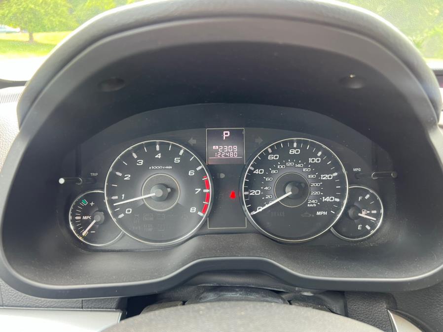 2011 Subaru Outback 4dr Wgn H4 Auto 2.5i Prem AWP, available for sale in Waterbury, Connecticut | Platinum Auto Care. Waterbury, Connecticut 2011 Subaru Outback 4dr Wgn H4 Auto 2.5i Prem AWP, available for sale in Waterbury, Connecticut | Platinum Auto Care. Waterbury, Connecticut