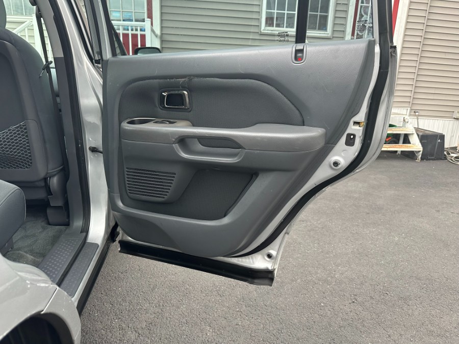 2006 Honda Pilot 4WD LX AT, available for sale in Paterson, New Jersey | DZ Automall. Paterson, New Jersey 2006 Honda Pilot 4WD LX AT, available for sale in Paterson, New Jersey | DZ Automall. Paterson, New Jersey