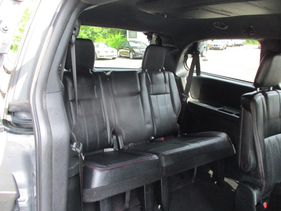 2014 Dodge Grand Caravan 4dr Wgn R/T, available for sale in Meriden, Connecticut | Cos Central Auto. Meriden, Connecticut 2014 Dodge Grand Caravan 4dr Wgn R/T, available for sale in Meriden, Connecticut | Cos Central Auto. Meriden, Connecticut
