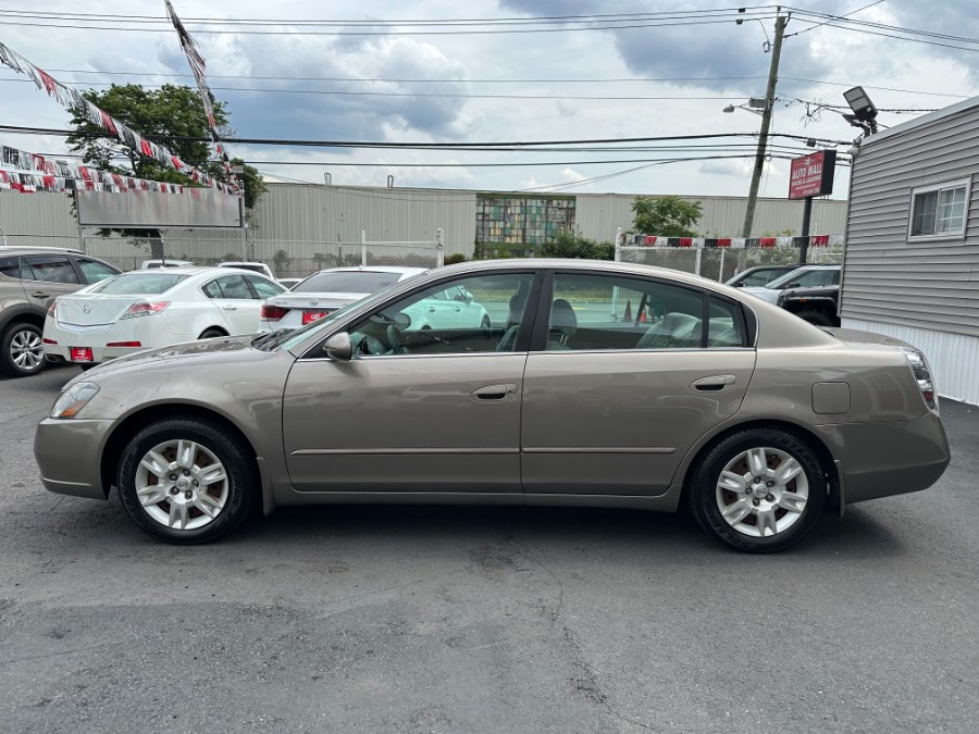 2005 Nissan Altima 4dr Sdn I4 Auto 2.5 S, available for sale in Paterson, New Jersey | DZ Automall. Paterson, New Jersey 2005 Nissan Altima 4dr Sdn I4 Auto 2.5 S, available for sale in Paterson, New Jersey | DZ Automall. Paterson, New Jersey