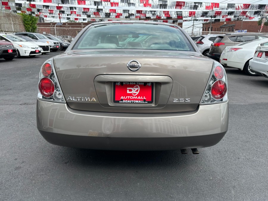 2005 Nissan Altima 4dr Sdn I4 Auto 2.5 S, available for sale in Paterson, New Jersey | DZ Automall. Paterson, New Jersey 2005 Nissan Altima 4dr Sdn I4 Auto 2.5 S, available for sale in Paterson, New Jersey | DZ Automall. Paterson, New Jersey