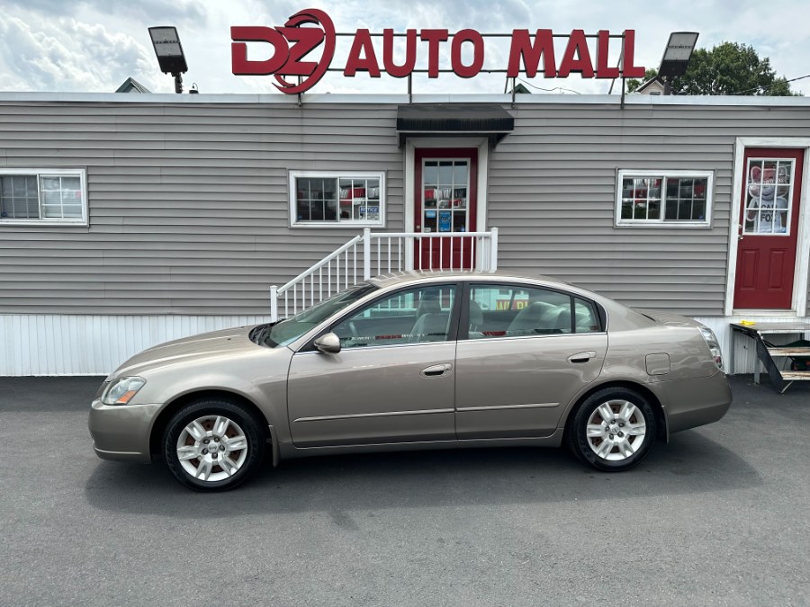 2005 Nissan Altima 4dr Sdn I4 Auto 2.5 S, available for sale in Paterson, New Jersey | DZ Automall. Paterson, New Jersey 2005 Nissan Altima 4dr Sdn I4 Auto 2.5 S, available for sale in Paterson, New Jersey | DZ Automall. Paterson, New Jersey