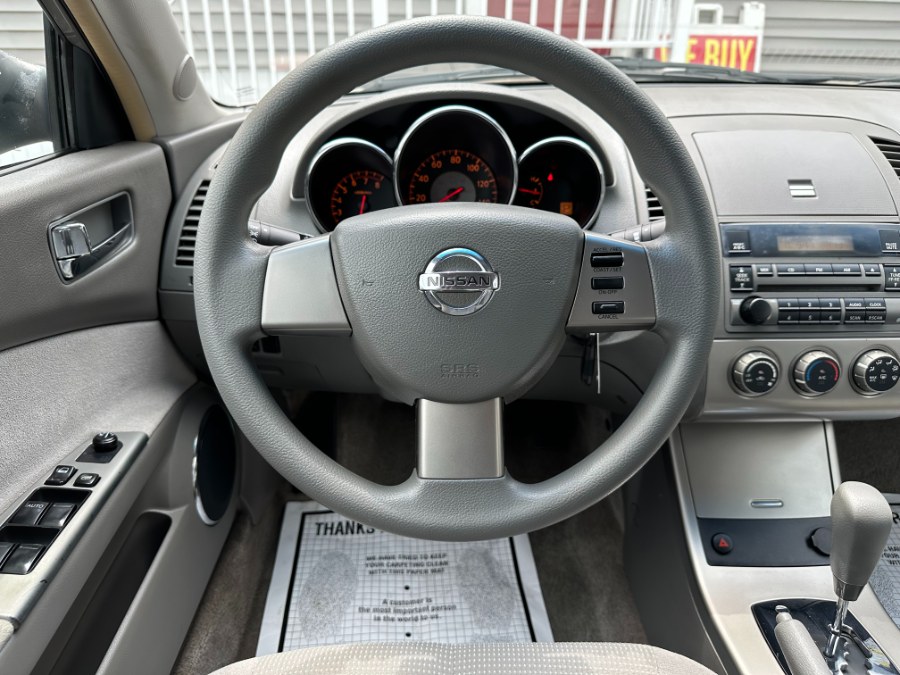 2005 Nissan Altima 4dr Sdn I4 Auto 2.5 S, available for sale in Paterson, New Jersey | DZ Automall. Paterson, New Jersey 2005 Nissan Altima 4dr Sdn I4 Auto 2.5 S, available for sale in Paterson, New Jersey | DZ Automall. Paterson, New Jersey
