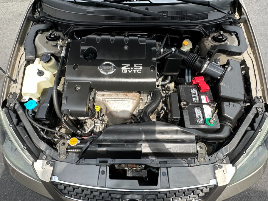 2005 Nissan Altima 4dr Sdn I4 Auto 2.5 S, available for sale in Paterson, New Jersey | DZ Automall. Paterson, New Jersey 2005 Nissan Altima 4dr Sdn I4 Auto 2.5 S, available for sale in Paterson, New Jersey | DZ Automall. Paterson, New Jersey
