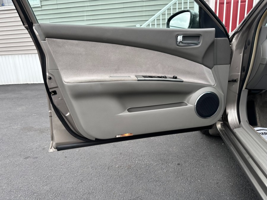 2005 Nissan Altima 4dr Sdn I4 Auto 2.5 S, available for sale in Paterson, New Jersey | DZ Automall. Paterson, New Jersey 2005 Nissan Altima 4dr Sdn I4 Auto 2.5 S, available for sale in Paterson, New Jersey | DZ Automall. Paterson, New Jersey