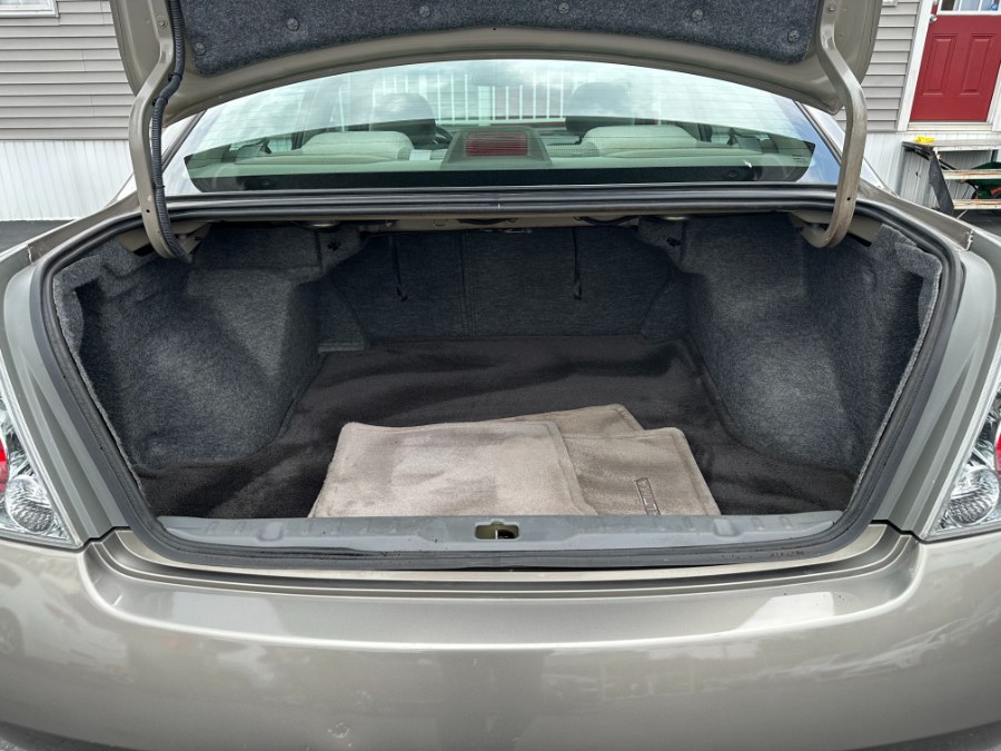 2005 Nissan Altima 4dr Sdn I4 Auto 2.5 S, available for sale in Paterson, New Jersey | DZ Automall. Paterson, New Jersey 2005 Nissan Altima 4dr Sdn I4 Auto 2.5 S, available for sale in Paterson, New Jersey | DZ Automall. Paterson, New Jersey