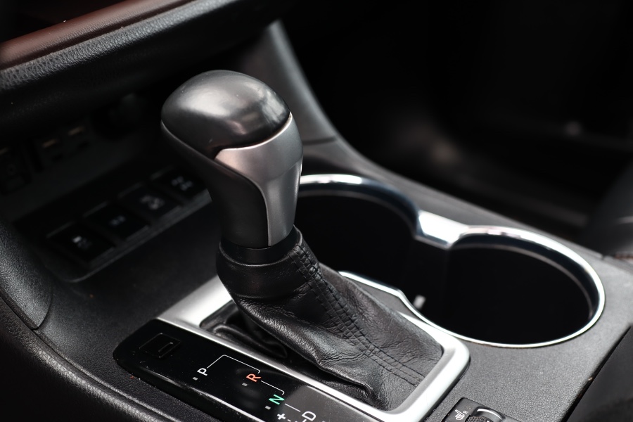 2019 Toyota Highlander XLE V6 AWD (Natl), available for sale in Jamaica, New York | Hillside Auto Mall Inc.. Jamaica, New York 2019 Toyota Highlander XLE V6 AWD (Natl), available for sale in Jamaica, New York | Hillside Auto Mall Inc.. Jamaica, New York