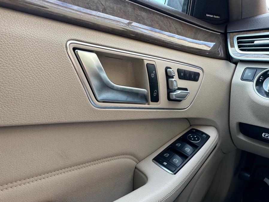2014 Mercedes-Benz E-Class 4dr Sdn E350 Luxury 4MATIC, available for sale in Revere, Massachusetts | Wonderland Auto. Revere, Massachusetts 2014 Mercedes-Benz E-Class 4dr Sdn E350 Luxury 4MATIC, available for sale in Revere, Massachusetts | Wonderland Auto. Revere, Massachusetts