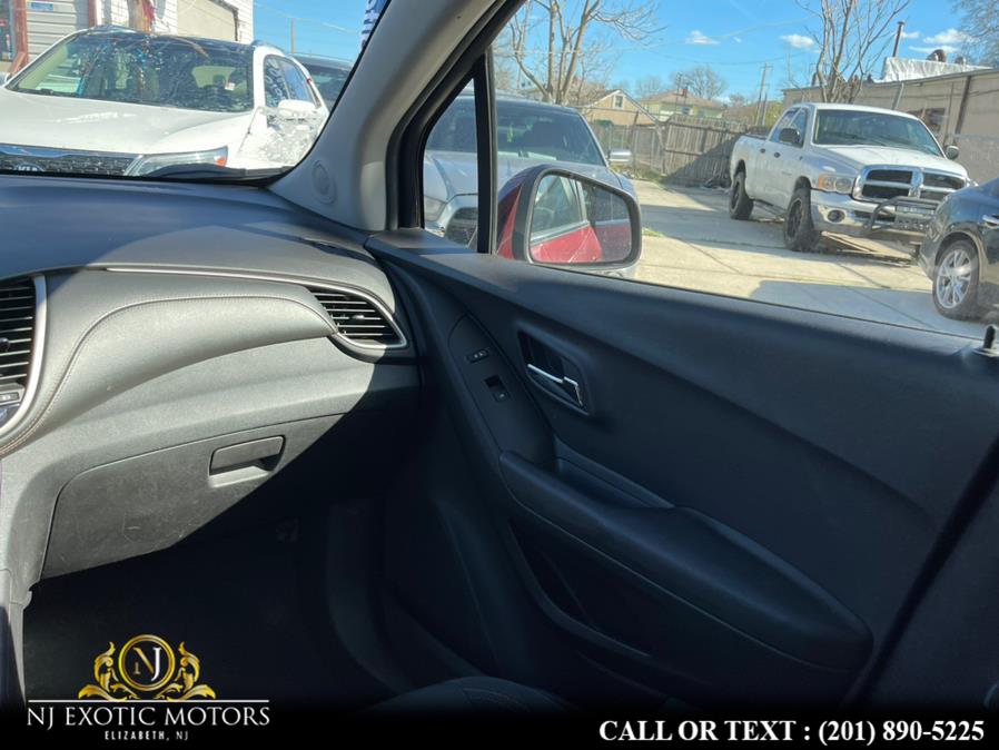 2017 Chevrolet Trax FWD 4dr LT, available for sale in Elizabeth, New Jersey | NJ Exotic Motors. Elizabeth, New Jersey 2017 Chevrolet Trax FWD 4dr LT, available for sale in Elizabeth, New Jersey | NJ Exotic Motors. Elizabeth, New Jersey