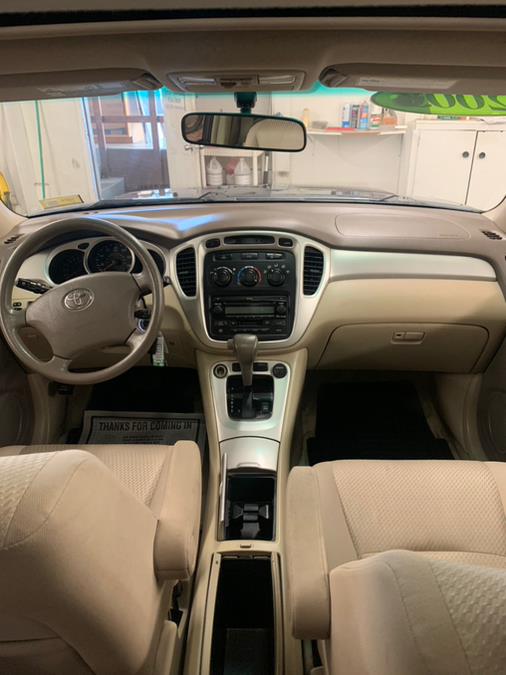2006 Toyota Highlander 4dr V6 4WD Sport w/3rd Row, available for sale in Barre, Vermont | Routhier Auto Center. Barre, Vermont 2006 Toyota Highlander 4dr V6 4WD Sport w/3rd Row, available for sale in Barre, Vermont | Routhier Auto Center. Barre, Vermont