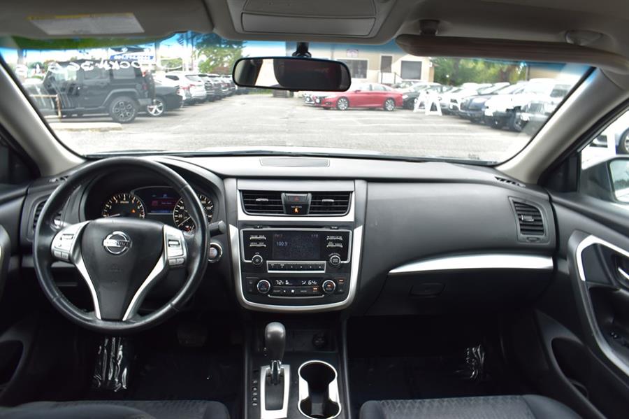 2017 Nissan Altima 2.5, available for sale in Patchogue, New York | 112 Auto Plaza. Patchogue, New York 2017 Nissan Altima 2.5, available for sale in Patchogue, New York | 112 Auto Plaza. Patchogue, New York