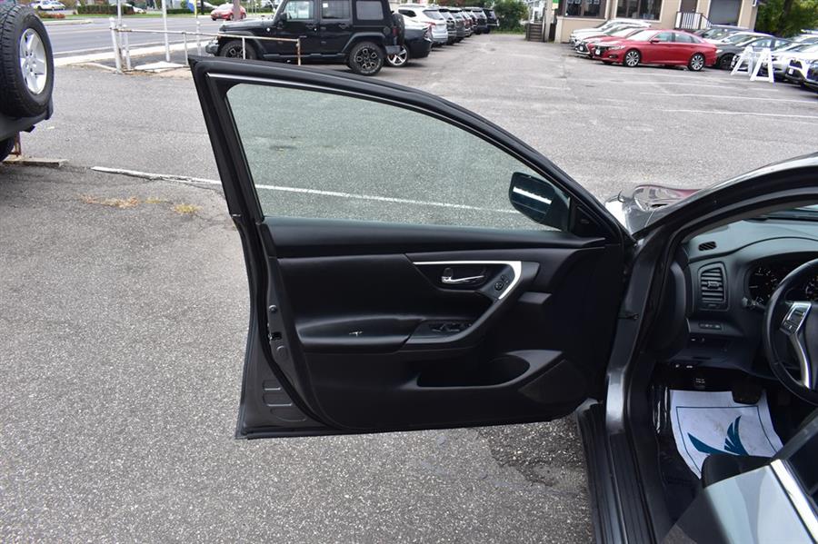 2017 Nissan Altima 2.5, available for sale in Patchogue, New York | 112 Auto Plaza. Patchogue, New York 2017 Nissan Altima 2.5, available for sale in Patchogue, New York | 112 Auto Plaza. Patchogue, New York