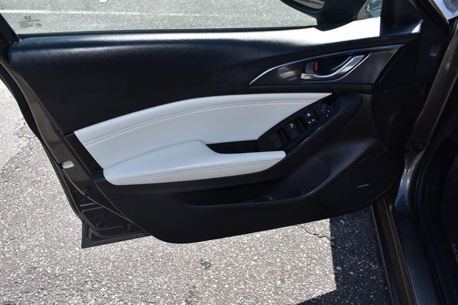 2018 Mazda 3 GRAND TOURING, available for sale in Patchogue, New York | 112 Auto Plaza. Patchogue, New York 2018 Mazda 3 GRAND TOURING, available for sale in Patchogue, New York | 112 Auto Plaza. Patchogue, New York