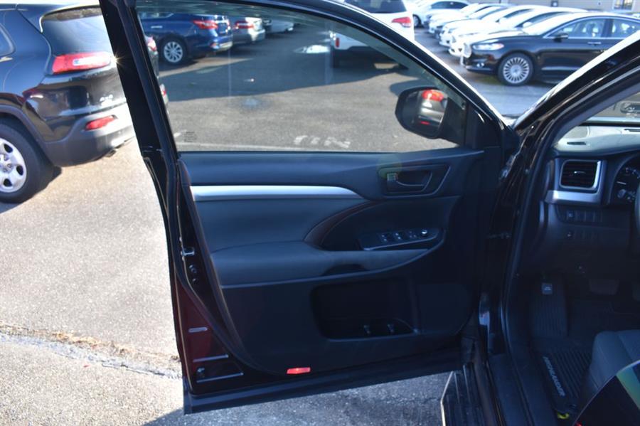 2019 Toyota Highlander LE, available for sale in Patchogue, New York | 112 Auto Plaza. Patchogue, New York 2019 Toyota Highlander LE, available for sale in Patchogue, New York | 112 Auto Plaza. Patchogue, New York