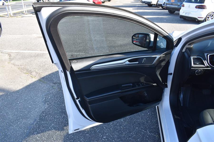 2018 Ford Fusion SE HYBRID, available for sale in Patchogue, New York | 112 Auto Plaza. Patchogue, New York 2018 Ford Fusion SE HYBRID, available for sale in Patchogue, New York | 112 Auto Plaza. Patchogue, New York
