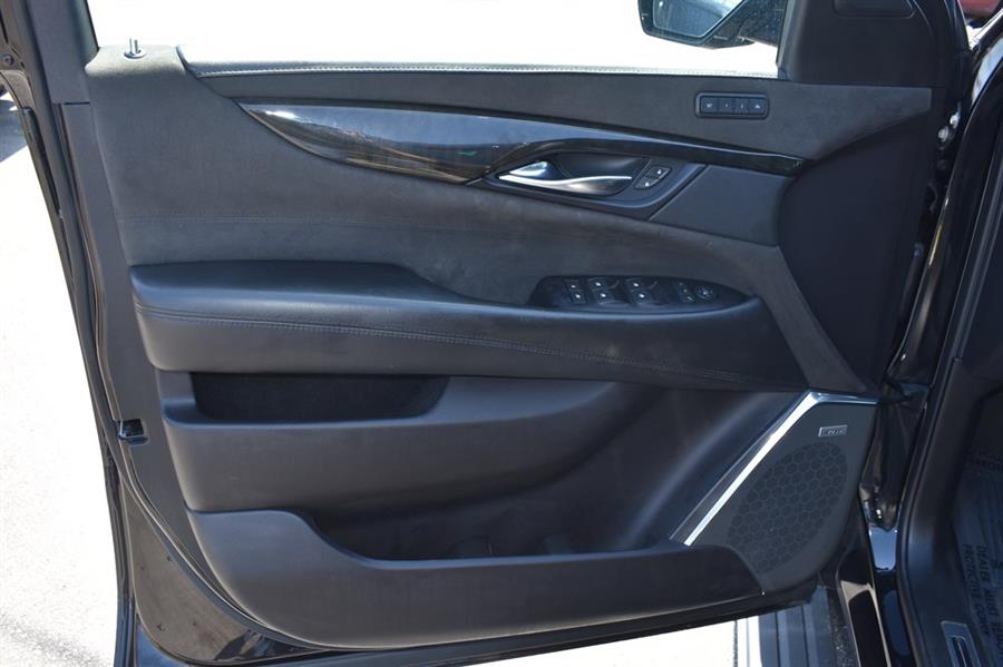 2019 Cadillac Escalade ESV PLATINUM, available for sale in Patchogue, New York | 112 Auto Plaza. Patchogue, New York 2019 Cadillac Escalade ESV PLATINUM, available for sale in Patchogue, New York | 112 Auto Plaza. Patchogue, New York