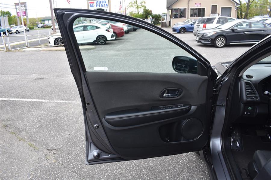 2019 Honda Hr-v LX, available for sale in Patchogue, New York | 112 Auto Plaza. Patchogue, New York 2019 Honda Hr-v LX, available for sale in Patchogue, New York | 112 Auto Plaza. Patchogue, New York