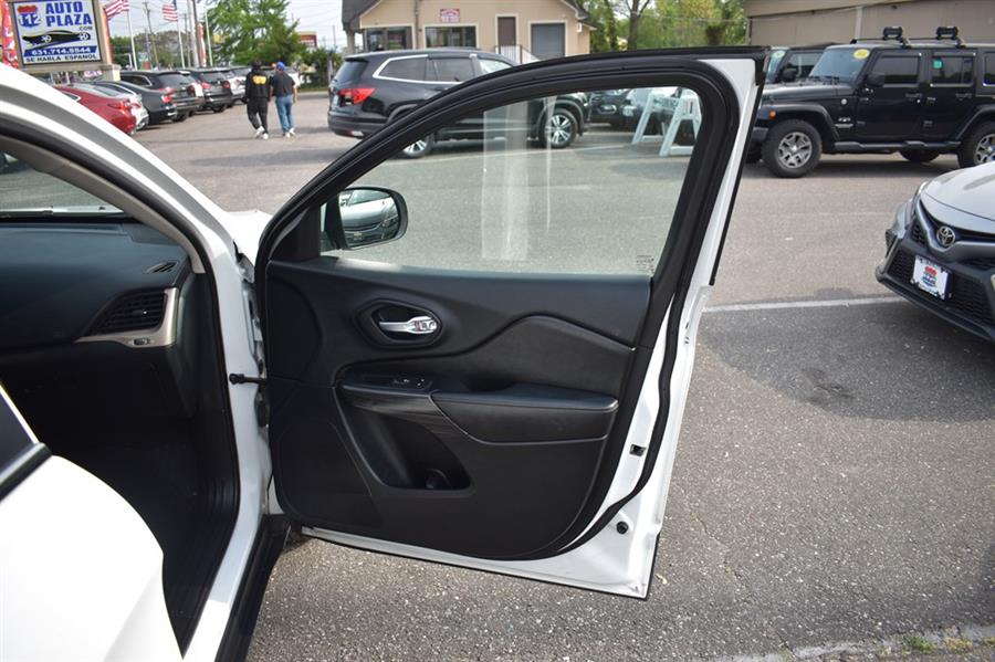2016 Jeep Cherokee LIMITED, available for sale in Patchogue, New York | 112 Auto Plaza. Patchogue, New York 2016 Jeep Cherokee LIMITED, available for sale in Patchogue, New York | 112 Auto Plaza. Patchogue, New York