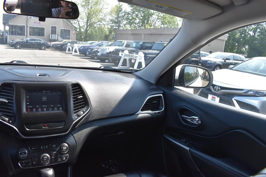 2019 Jeep Cherokee LATITUDE PLUS, available for sale in Patchogue, New York | 112 Auto Plaza. Patchogue, New York 2019 Jeep Cherokee LATITUDE PLUS, available for sale in Patchogue, New York | 112 Auto Plaza. Patchogue, New York