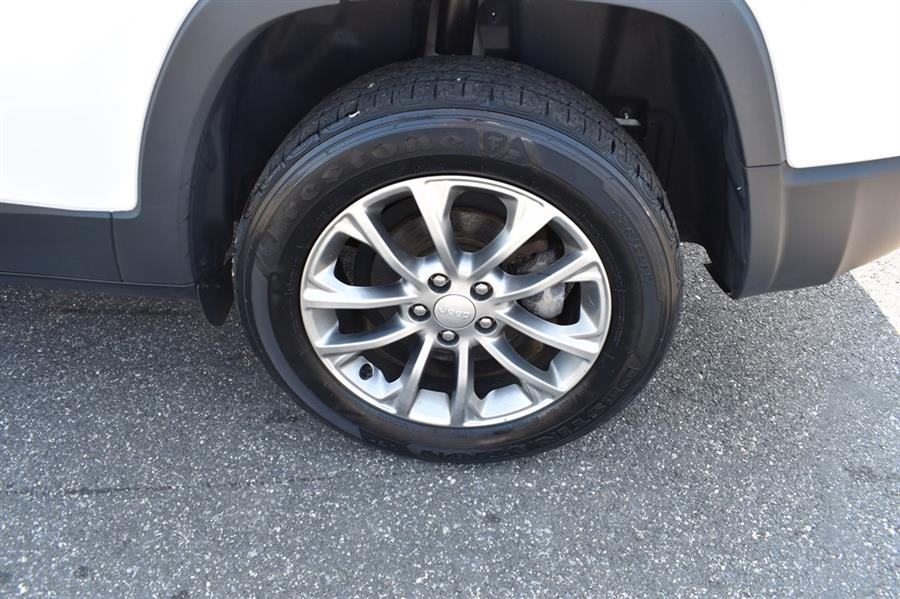 2019 Jeep Cherokee LATITUDE PLUS, available for sale in Patchogue, New York | 112 Auto Plaza. Patchogue, New York 2019 Jeep Cherokee LATITUDE PLUS, available for sale in Patchogue, New York | 112 Auto Plaza. Patchogue, New York