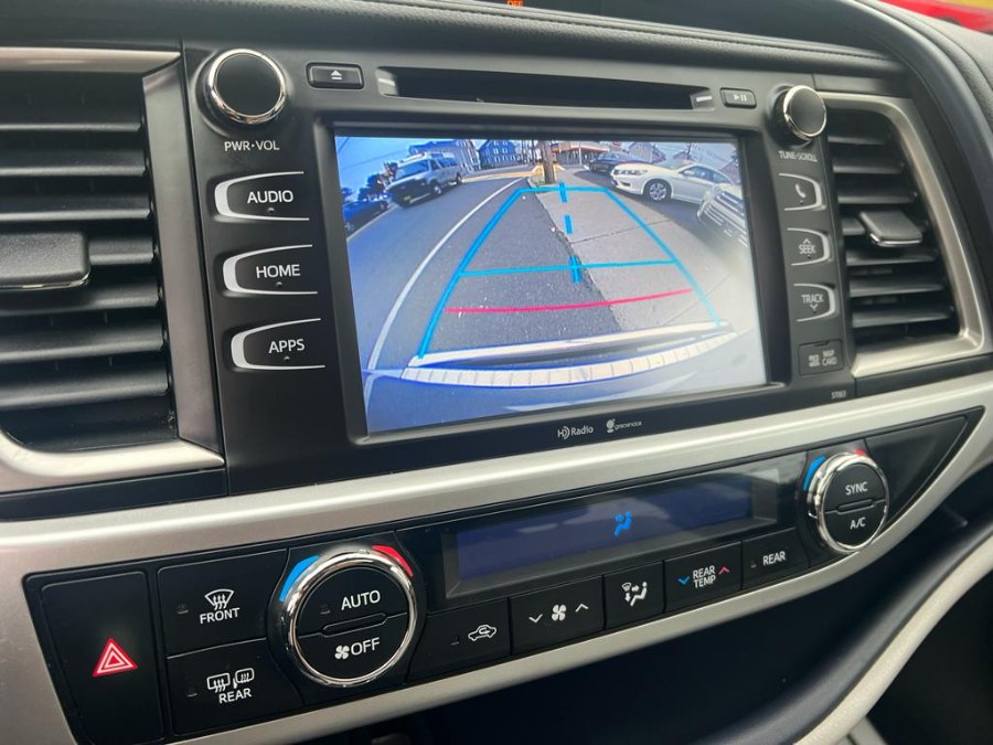 2014 Toyota Highlander AWD 4dr V6 XLE (Natl), available for sale in Peabody, Massachusetts | New Star Motors. Peabody, Massachusetts 2014 Toyota Highlander AWD 4dr V6 XLE (Natl), available for sale in Peabody, Massachusetts | New Star Motors. Peabody, Massachusetts