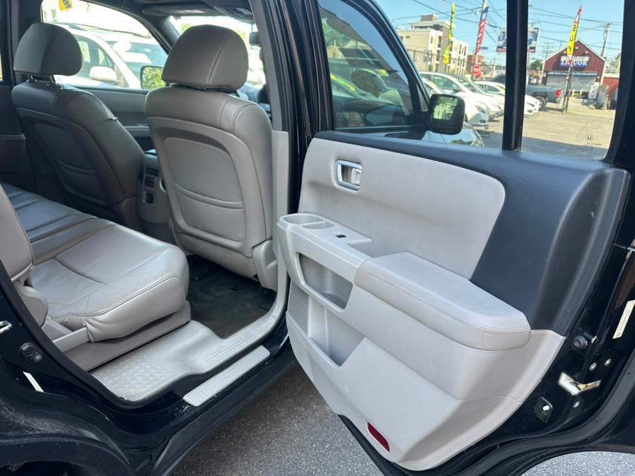 2015 Honda Pilot 4WD 4dr EX-L, available for sale in Revere, Massachusetts | Wonderland Auto. Revere, Massachusetts 2015 Honda Pilot 4WD 4dr EX-L, available for sale in Revere, Massachusetts | Wonderland Auto. Revere, Massachusetts