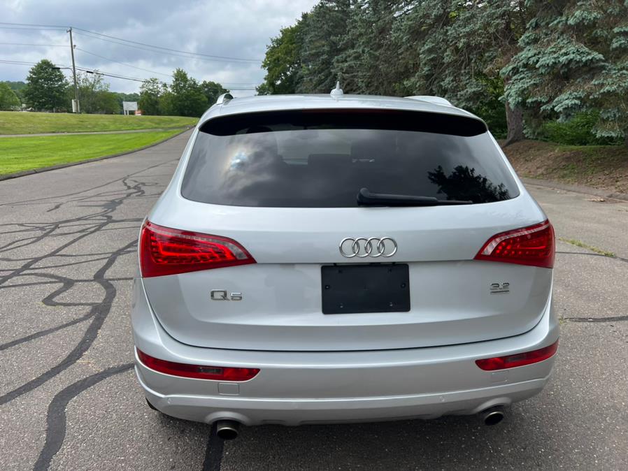 2010 Audi Q5 quattro 4dr Premium Plus, available for sale in Waterbury, Connecticut | Platinum Auto Care. Waterbury, Connecticut 2010 Audi Q5 quattro 4dr Premium Plus, available for sale in Waterbury, Connecticut | Platinum Auto Care. Waterbury, Connecticut