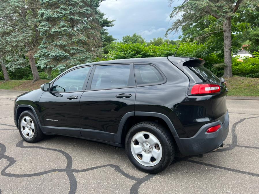 2014 Jeep Cherokee FWD 4dr Sport, available for sale in Waterbury, Connecticut | Platinum Auto Care. Waterbury, Connecticut 2014 Jeep Cherokee FWD 4dr Sport, available for sale in Waterbury, Connecticut | Platinum Auto Care. Waterbury, Connecticut