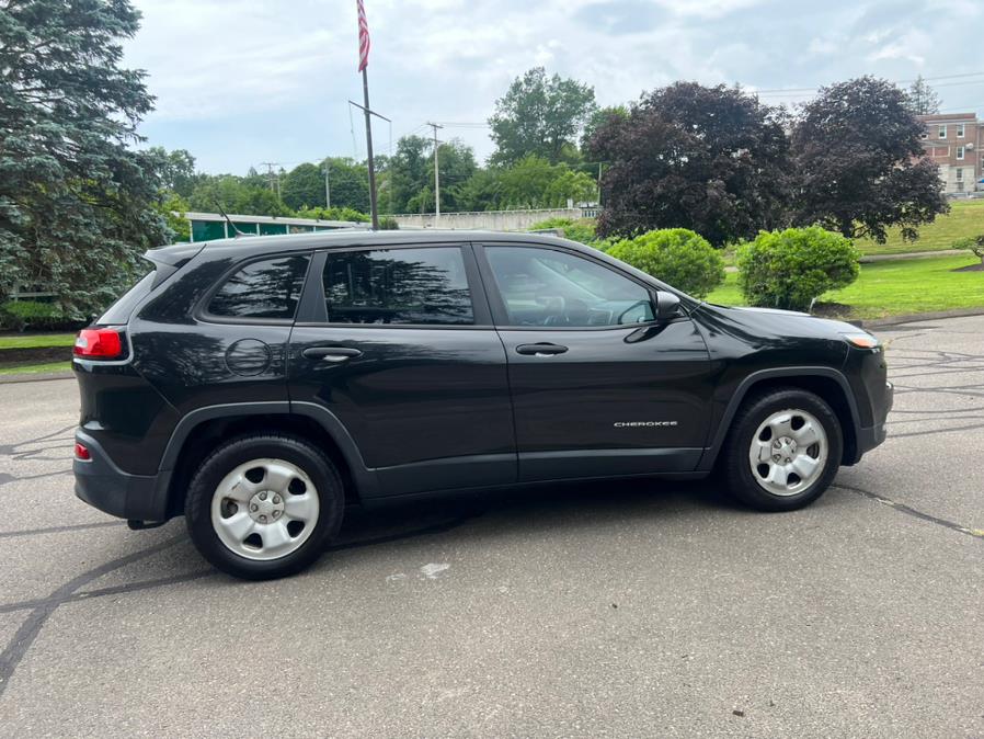 2014 Jeep Cherokee FWD 4dr Sport, available for sale in Waterbury, Connecticut | Platinum Auto Care. Waterbury, Connecticut 2014 Jeep Cherokee FWD 4dr Sport, available for sale in Waterbury, Connecticut | Platinum Auto Care. Waterbury, Connecticut