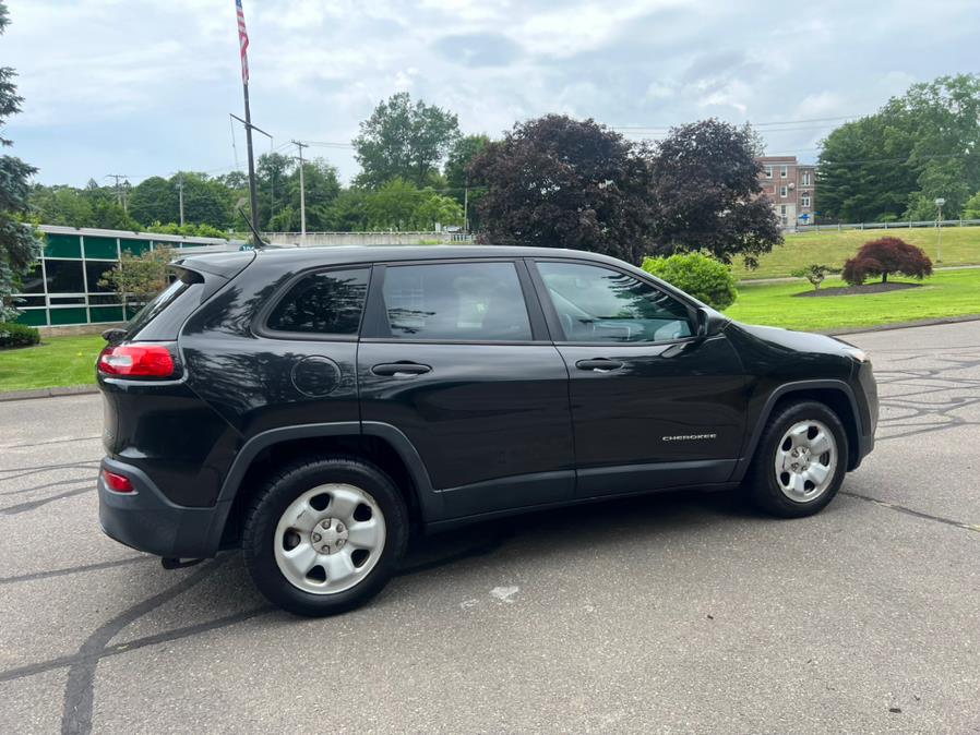 2014 Jeep Cherokee FWD 4dr Sport, available for sale in Waterbury, Connecticut | Platinum Auto Care. Waterbury, Connecticut 2014 Jeep Cherokee FWD 4dr Sport, available for sale in Waterbury, Connecticut | Platinum Auto Care. Waterbury, Connecticut
