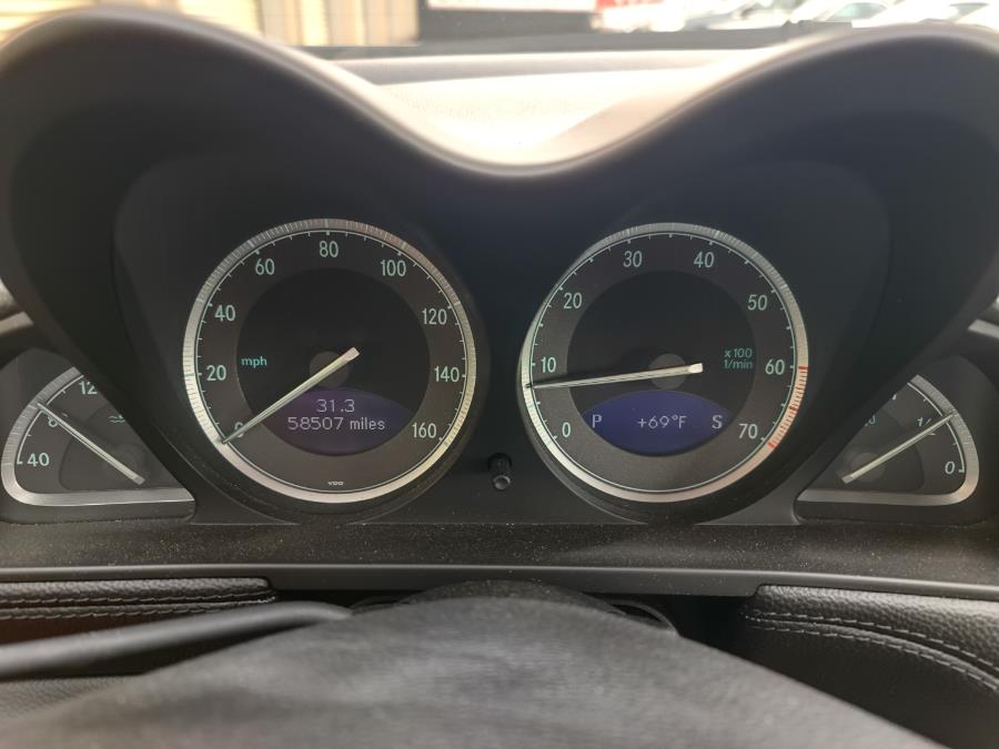 2003 Mercedes-Benz SL-Class 2dr Roadster 5.0L, available for sale in Wantagh, New York | Alpine Motors Inc. Wantagh, New York 2003 Mercedes-Benz SL-Class 2dr Roadster 5.0L, available for sale in Wantagh, New York | Alpine Motors Inc. Wantagh, New York