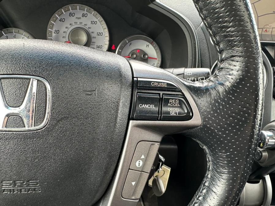 2012 Honda Pilot 4WD 4dr Touring w/RES & Navi, available for sale in Manchester, Connecticut | Carsonmain LLC. Manchester, Connecticut 2012 Honda Pilot 4WD 4dr Touring w/RES & Navi, available for sale in Manchester, Connecticut | Carsonmain LLC. Manchester, Connecticut