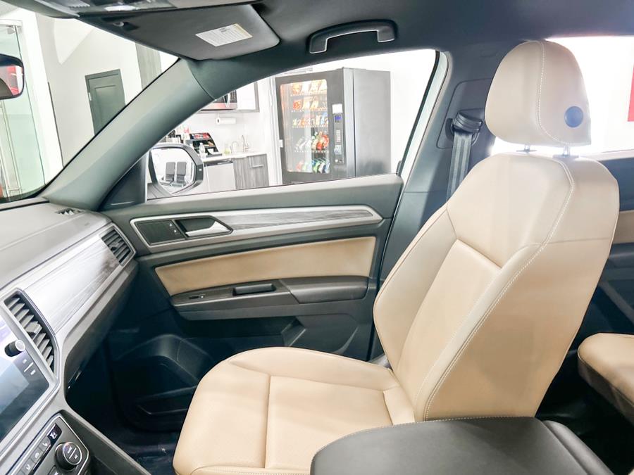 2020 Volkswagen Atlas Cross Sport 2.0T SE, available for sale in Franklin Square, New York | Luxury Motor Club. Franklin Square, New York 2020 Volkswagen Atlas Cross Sport 2.0T SE, available for sale in Franklin Square, New York | Luxury Motor Club. Franklin Square, New York