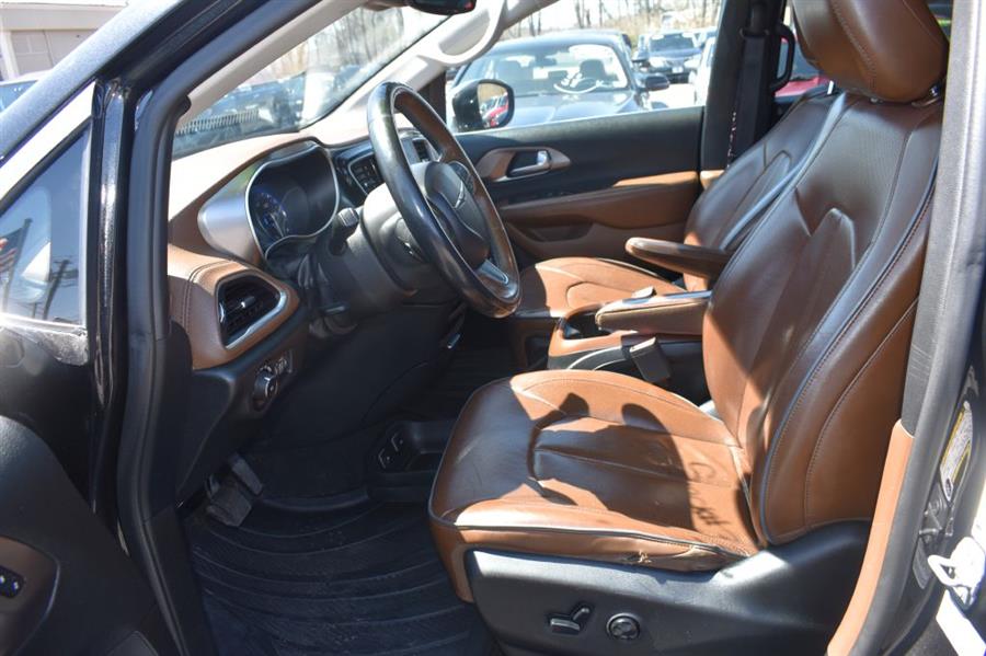 2017 Chrysler Pacifica LIMITED, available for sale in Patchogue, New York | 112 Auto Plaza. Patchogue, New York 2017 Chrysler Pacifica LIMITED, available for sale in Patchogue, New York | 112 Auto Plaza. Patchogue, New York