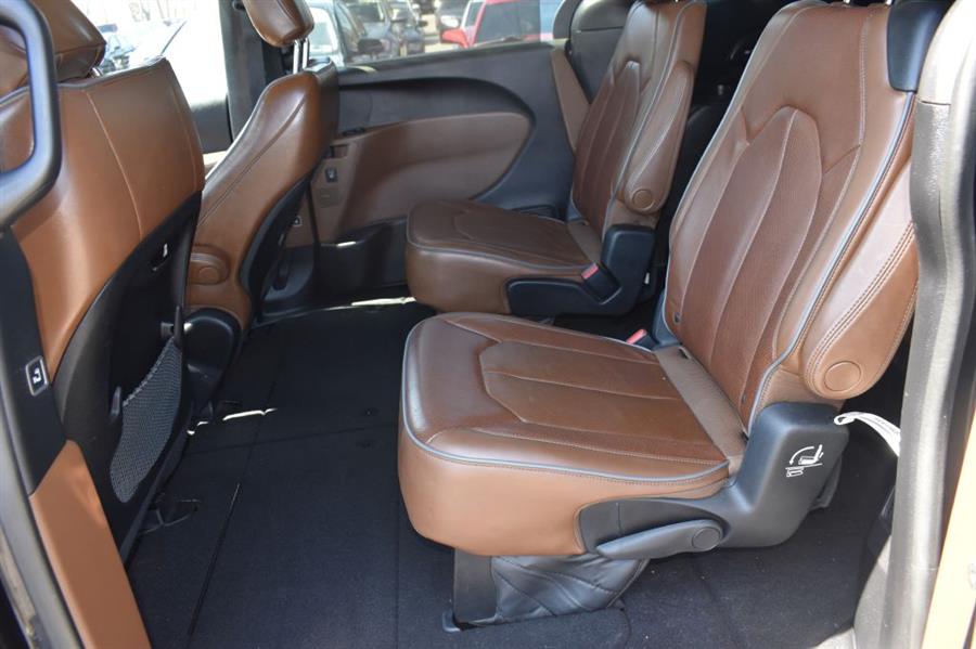 2017 Chrysler Pacifica LIMITED, available for sale in Patchogue, New York | 112 Auto Plaza. Patchogue, New York 2017 Chrysler Pacifica LIMITED, available for sale in Patchogue, New York | 112 Auto Plaza. Patchogue, New York