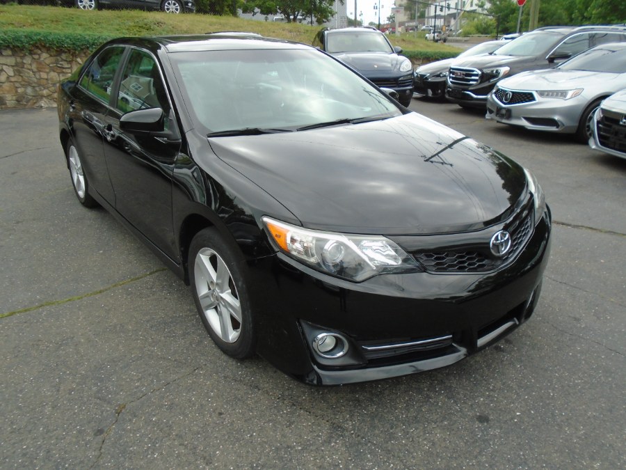 2014 Toyota Camry 4dr Sdn I4 Auto SE (Natl) *Ltd Avail*, available for sale in Waterbury, Connecticut | Jim Juliani Motors. Waterbury, Connecticut