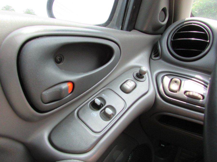 2005 Pontiac Grand Am 2dr Cpe GT1, available for sale in East Windsor, Connecticut | United Auto Sales of E Windsor, Inc. East Windsor, Connecticut 2005 Pontiac Grand Am 2dr Cpe GT1, available for sale in East Windsor, Connecticut | United Auto Sales of E Windsor, Inc. East Windsor, Connecticut