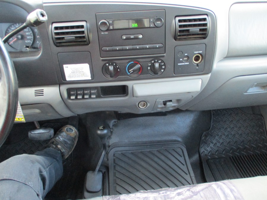 2005 Ford Super Duty F-350 DRW Reg Cab 165" WB 84" CA XL 4WD, available for sale in Suffield, Connecticut | Suffield Auto LLC. Suffield, Connecticut 2005 Ford Super Duty F-350 DRW Reg Cab 165" WB 84" CA XL 4WD, available for sale in Suffield, Connecticut | Suffield Auto LLC. Suffield, Connecticut
