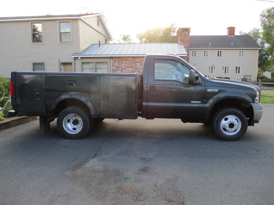 2005 Ford Super Duty F-350 DRW Reg Cab 165" WB 84" CA XL 4WD, available for sale in Suffield, Connecticut | Suffield Auto LLC. Suffield, Connecticut 2005 Ford Super Duty F-350 DRW Reg Cab 165" WB 84" CA XL 4WD, available for sale in Suffield, Connecticut | Suffield Auto LLC. Suffield, Connecticut
