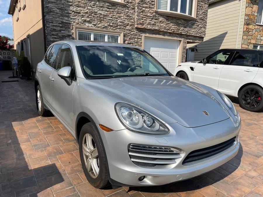 2013 Porsche Cayenne AWD 4dr Tiptronic, available for sale in Jersey City, New Jersey | Car Valley Group. Jersey City, New Jersey 2013 Porsche Cayenne AWD 4dr Tiptronic, available for sale in Jersey City, New Jersey | Car Valley Group. Jersey City, New Jersey