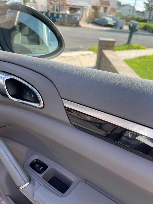 2013 Porsche Cayenne AWD 4dr Tiptronic, available for sale in Jersey City, New Jersey | Car Valley Group. Jersey City, New Jersey 2013 Porsche Cayenne AWD 4dr Tiptronic, available for sale in Jersey City, New Jersey | Car Valley Group. Jersey City, New Jersey
